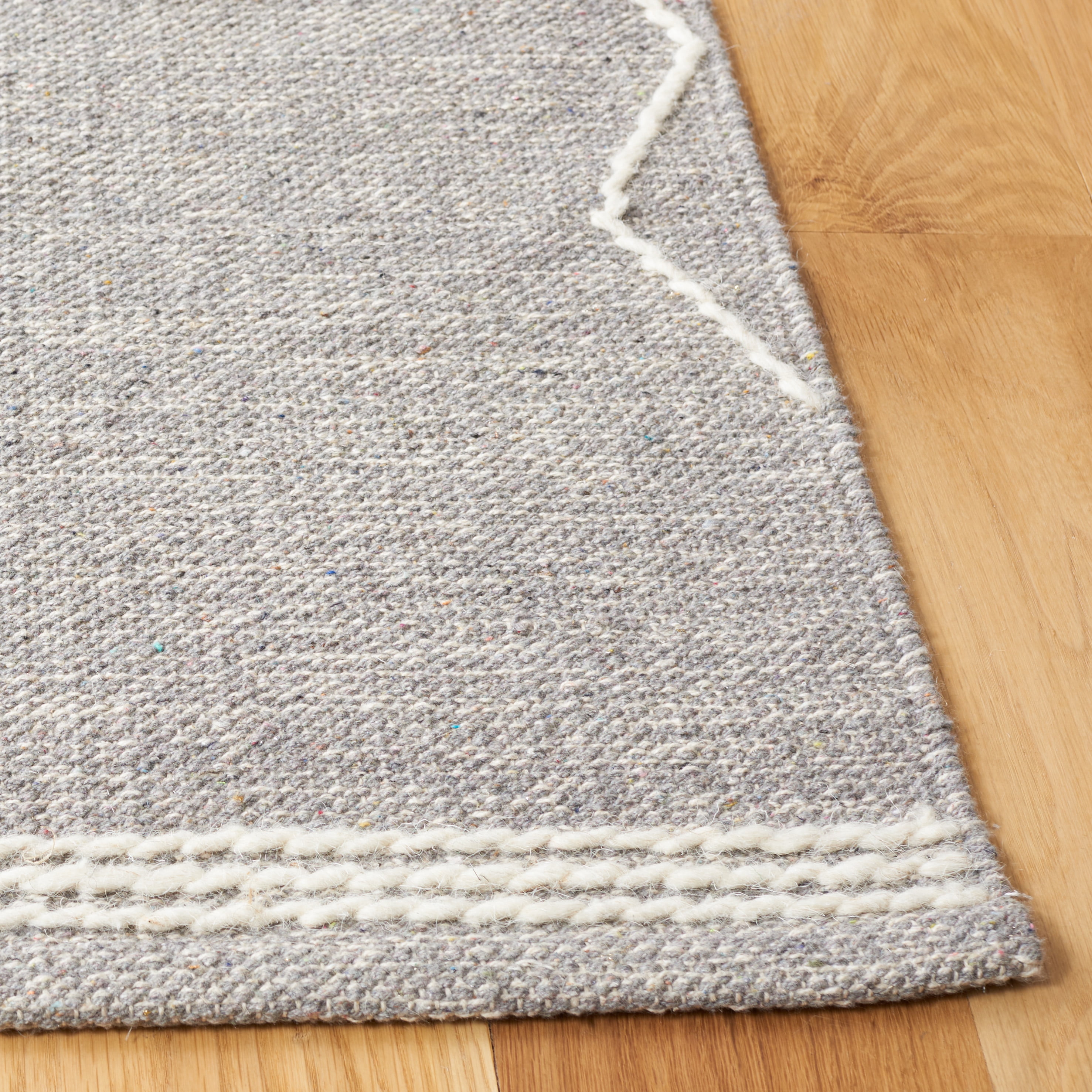 SAFAVIEH Kilim Phelim Tribal Area Rug, Grey/Ivory, 6' x 6' Square