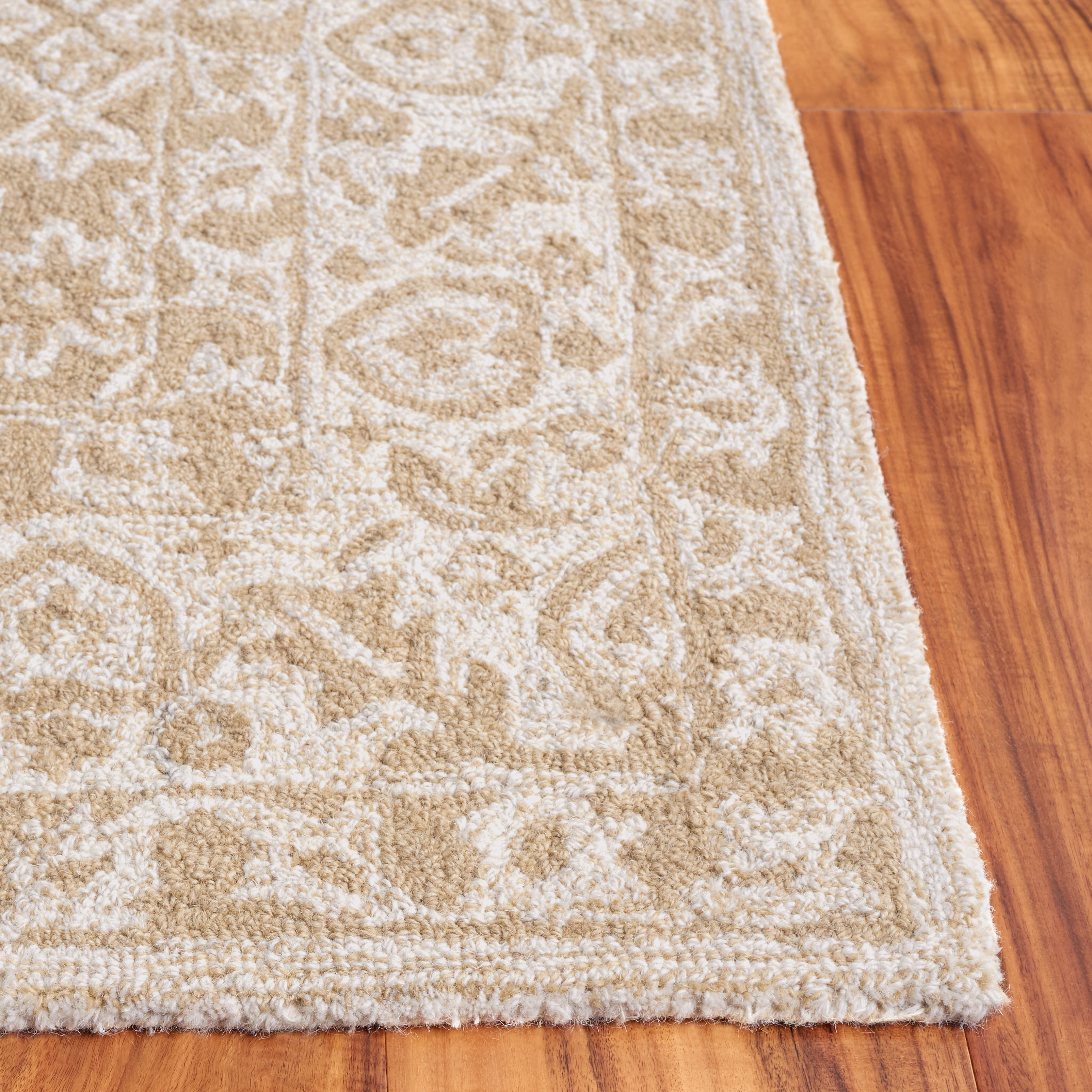 Safavieh Dip Dye Felicia Floral Area Rug, Beige/Ivory, 8' x 10'