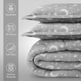 thumbnail image 2 of Juego de edredón Utopia Bedding All Season Moon Star Twin, 2 of 8