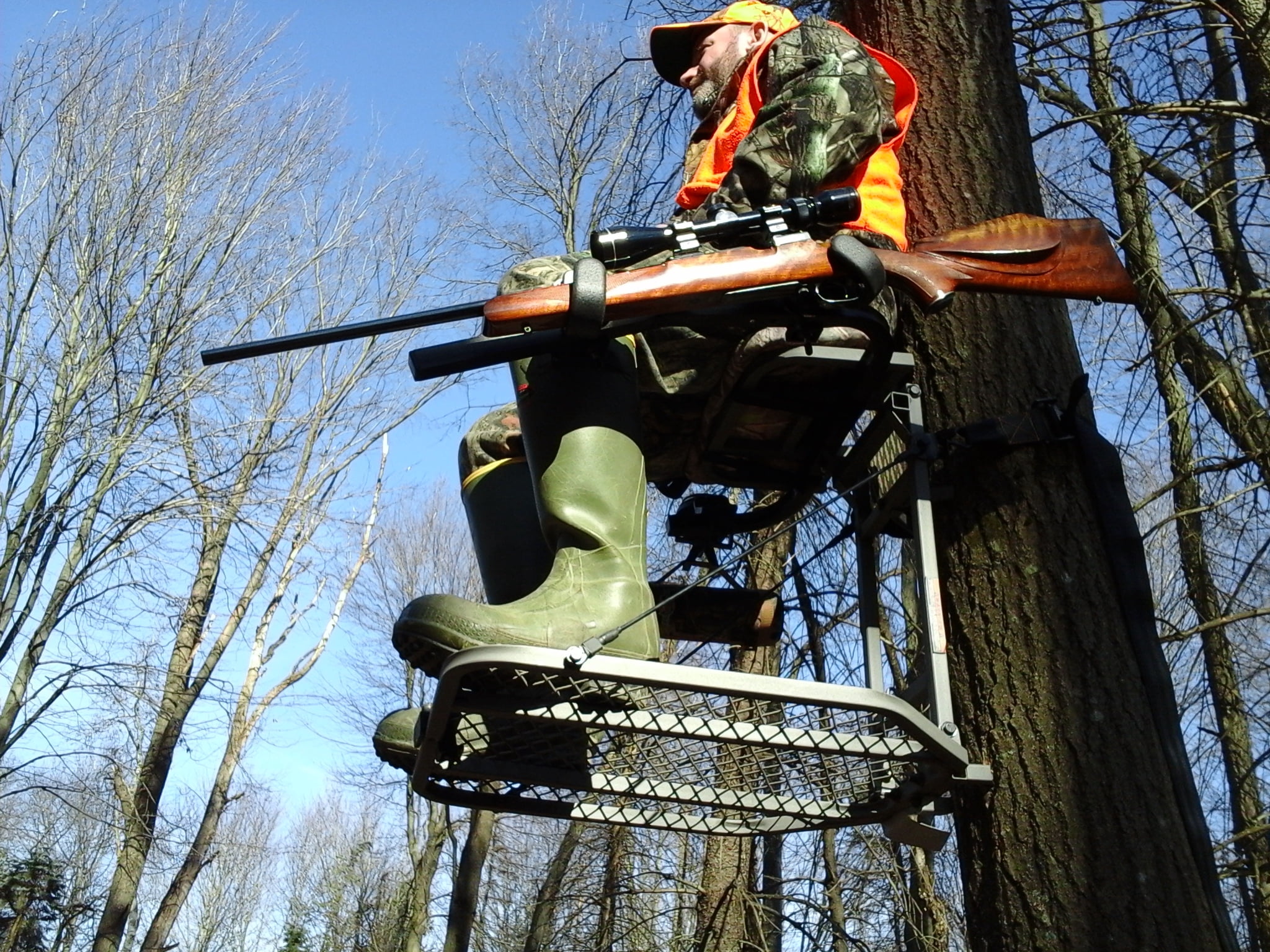 High Point Products Gun Holder for Tree Stand, Hunting, Fits All Shot Guns, Muzzle Loaders, Fits Square ¾ and 1 inch Tree Stands, Clamps On for Easy Assembly