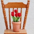 thumbnail image 3 of Maceta en miniatura con forma de tulipán rojo Dollhouse, de resina a escala 1:12, 3 of 3