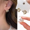 thumbnail image 2 of Pendientes de tuerca con flor de perla para mujer, aretes elegantes de circón de cristal a la moda, accesorios de joyería con temperamento de diamantes de imitación y margaritas Gao Jinjia LED, 2 of 2