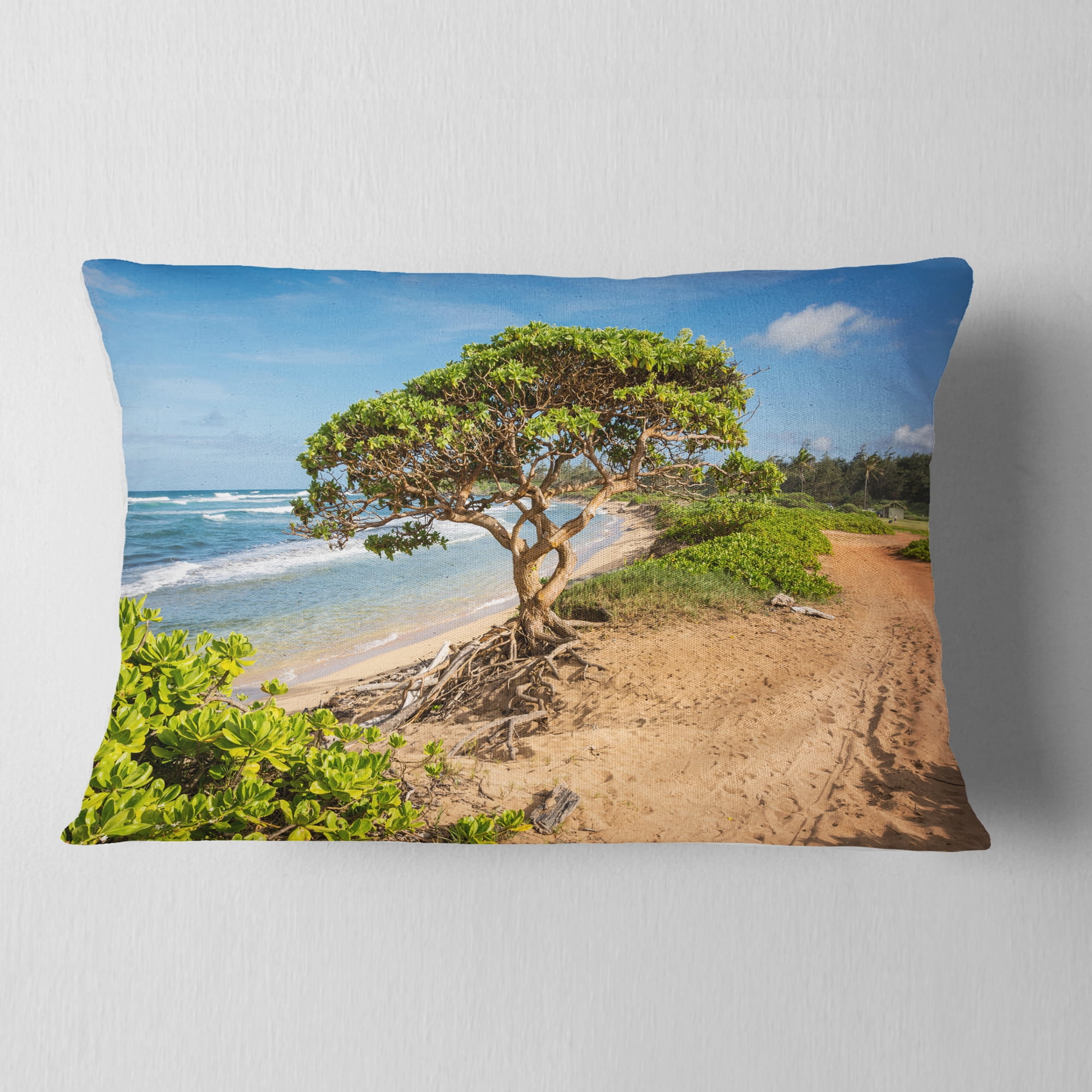 Designart Green Tree on Beach in Kauai Hawaii - Seashore Throw Pillow - 12x20