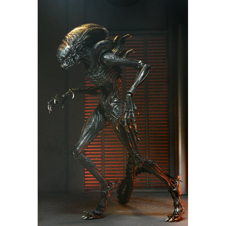NECA Alien: Romulus Scorched Xenomorph Ultimate Action