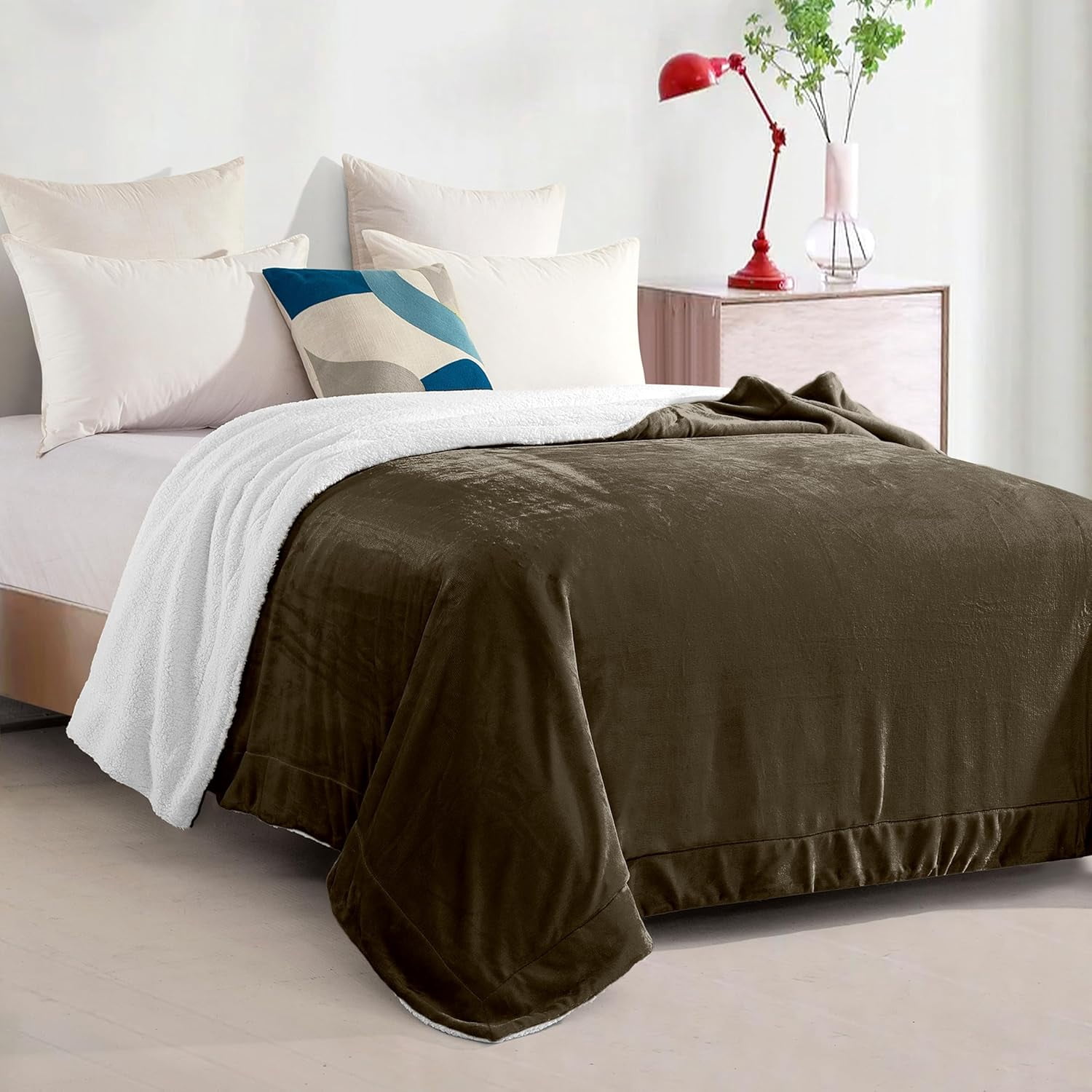 Elegant Comfort Soft, Reversible Sherpa Blanket, Flannel Fleece Throw for Couch and Bed, Warm and Plush Winter Blanket, King, Brown