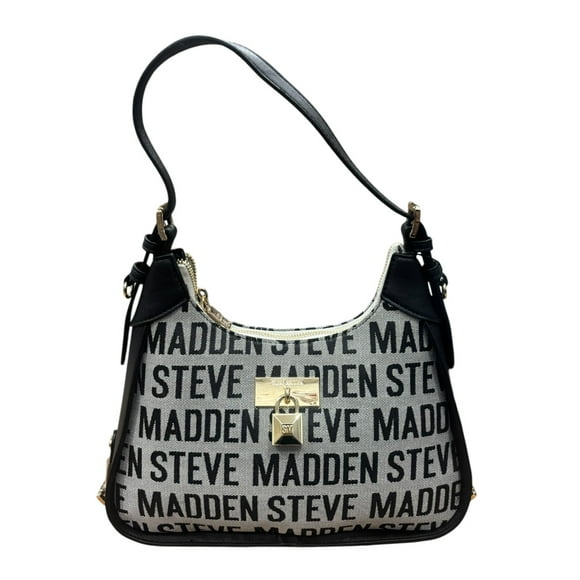 Bolsa Shoulder Steve Madden Jacquard color gris con letras negras, herrajes en color dorado con logo en placa y candado decorativo centado, mide 30 cm de ancho por 26 cm de alto.