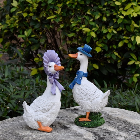 8.46in Resin Couple Duck Figurines Farmhouse Tabletop Decor Set of 2 for Living Room Shelf Display, Romantic Goose Statues Home Garden Wedding Accent