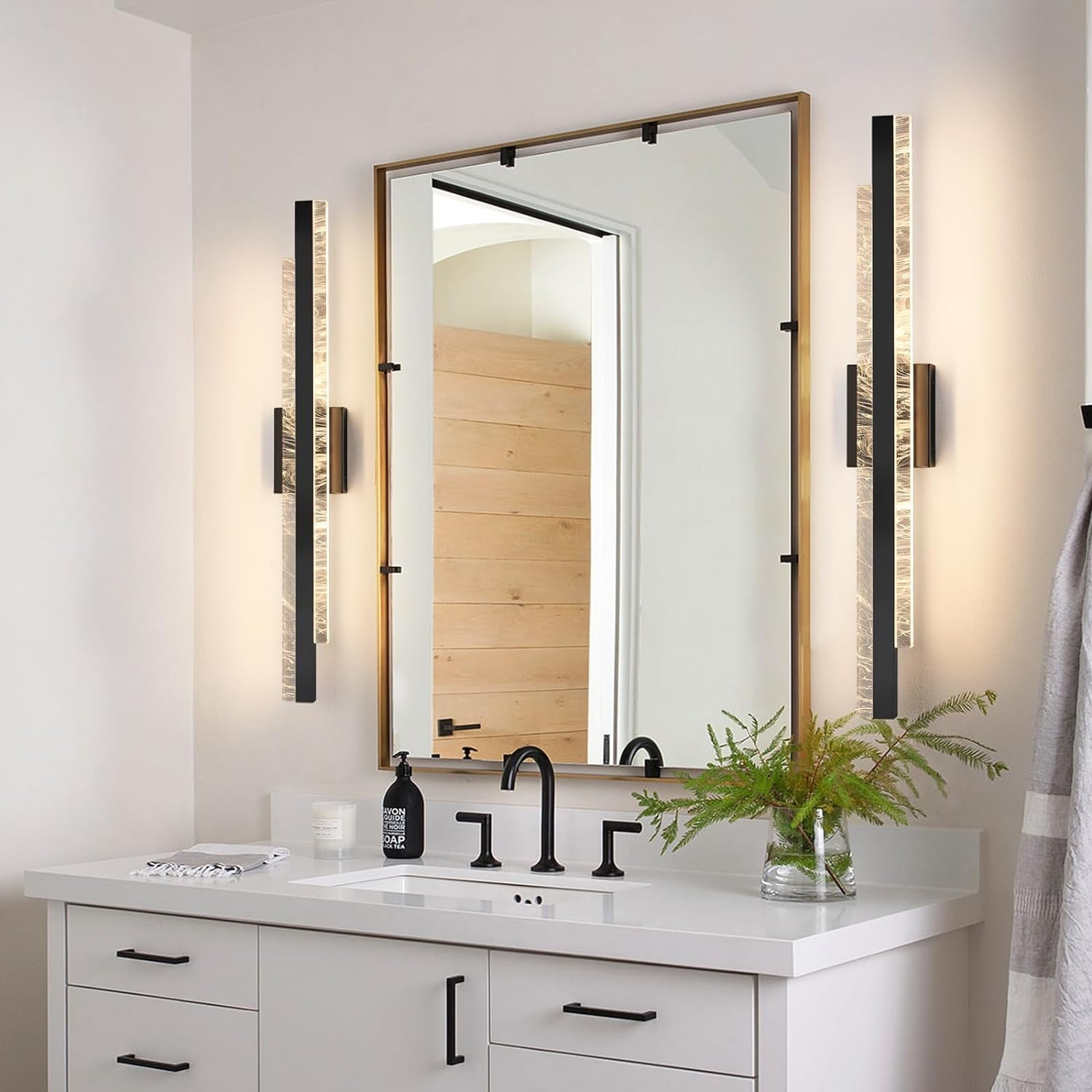 Matte Black Modern Bathroom Vanity Light 32 inch Dimmable LED Bath Bar Light Fixtures Over Mirror Wall Sconce Picture Lights for Paintings Cabinets Bedroom