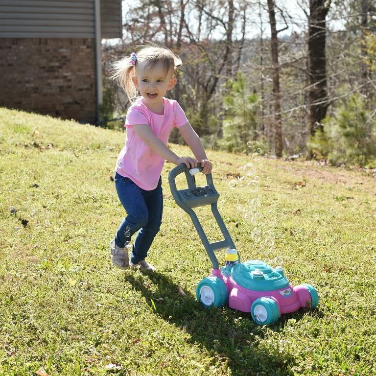 Girl bubble best sale lawn mower