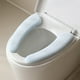 thumbnail image 1 of Funda de Asiento de Inodoro Acolchada de Dos Piezas, Adhesiva, Impermeable, Lavable y Reutilizable., 1 of 6