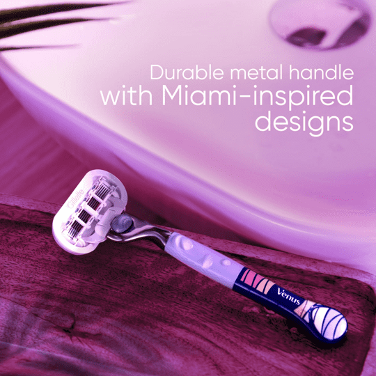 Venus Miami Midnight Extra Smooth Sensitive Manual Razor Bundle with 8 Blade Cartridge Refill