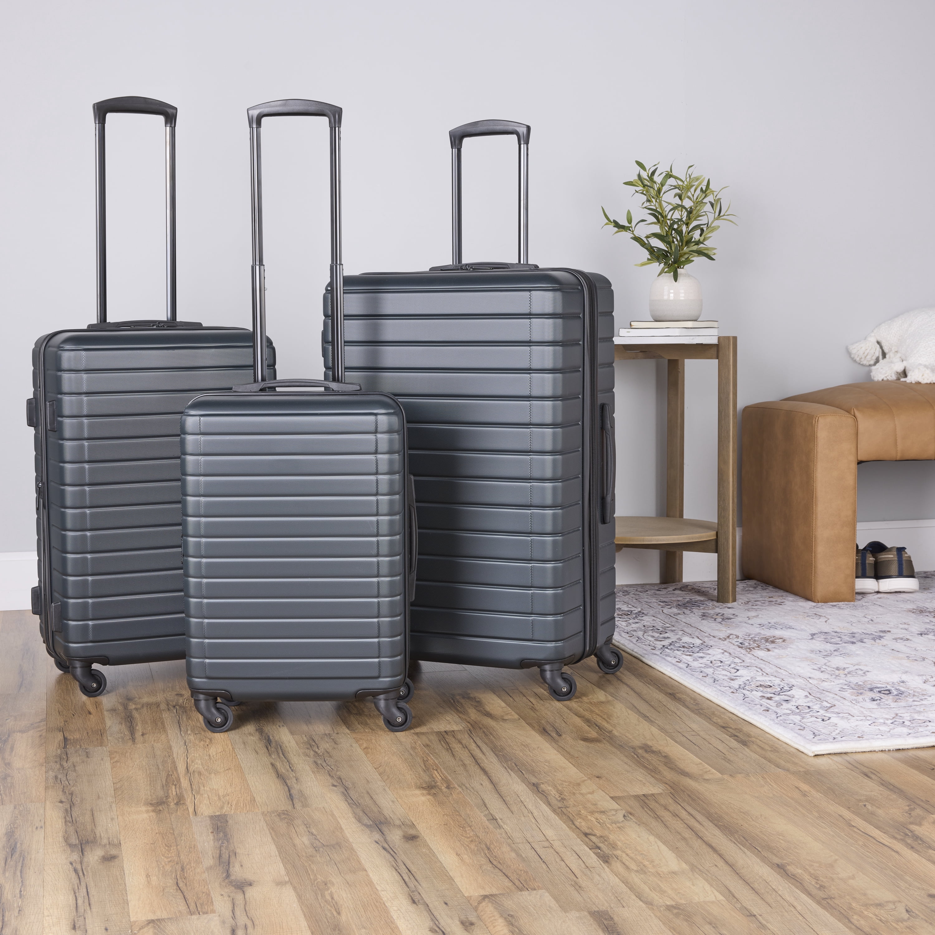 Protégé Vacationer 24-inch Checked Expandable Hardside Luggage With 360-Spinner Wheels and Divider Pockets, Dark Grey