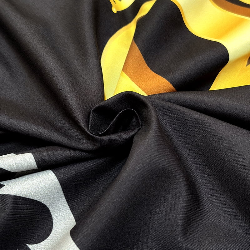 3PCS Duvet cover Set The soft (1 Duvet cover + 2 Pillowcases without Pillow covers), Features high-definition digital printing of crown and letter patterns in a stylish black and gray color scheme.