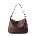 thumbnail image 1 of Bolso de hombro GEEK de piel de vaca para mujer, moderno y lujoso, con diseño geométrico, bandolera de piel auténtica, popular en el mercado., 1 of 5