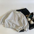 thumbnail image 3 of Ropa para niños, sudadera con capucha para niños, otoño 2024, nueva camiseta holgada con estampado de dibujos animados que combina con todo, informal, a la moda, con letras para niños y niñas, 3 of 5