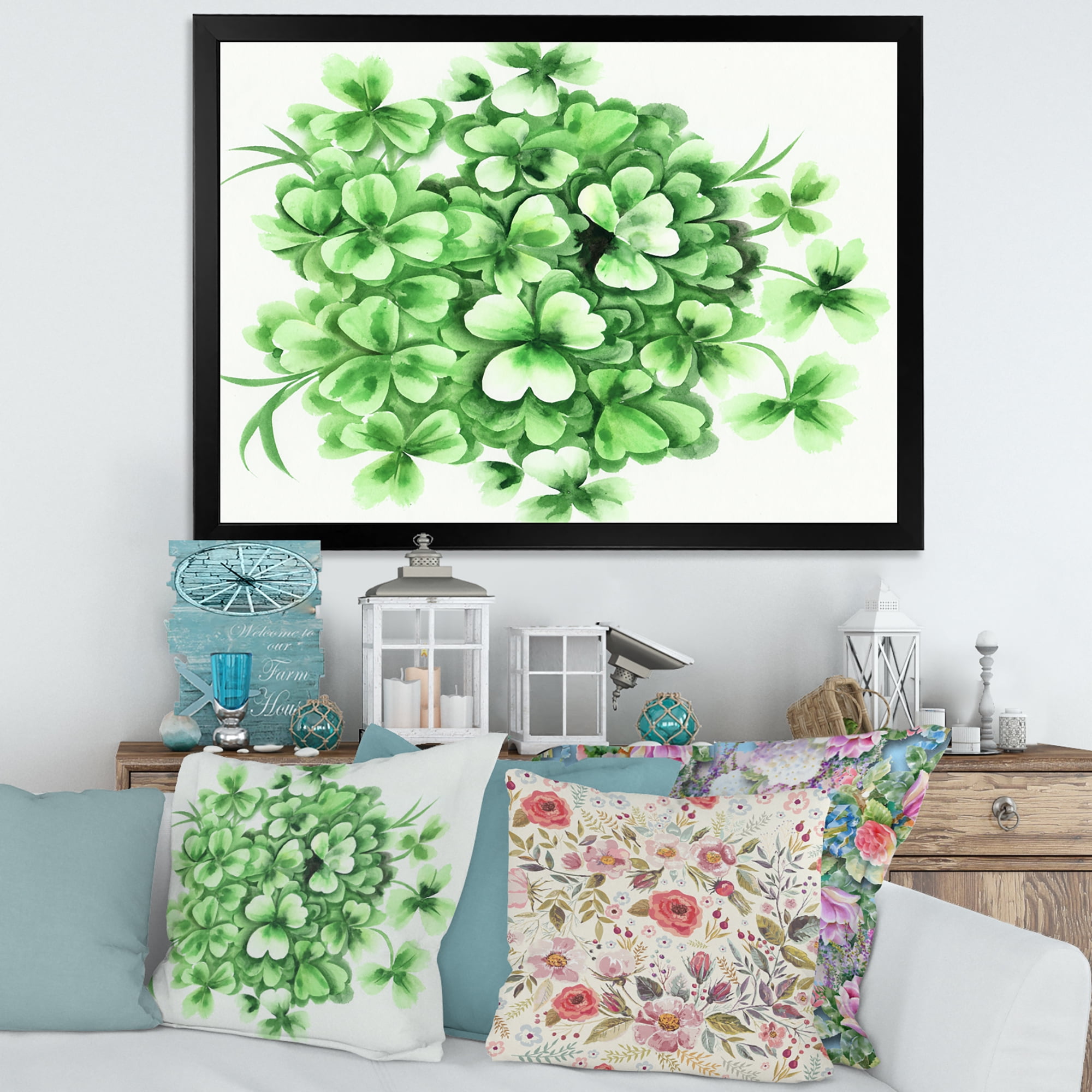 Designart 'Green Vintage Leaves of Shamrock' Traditional Framed Art Print