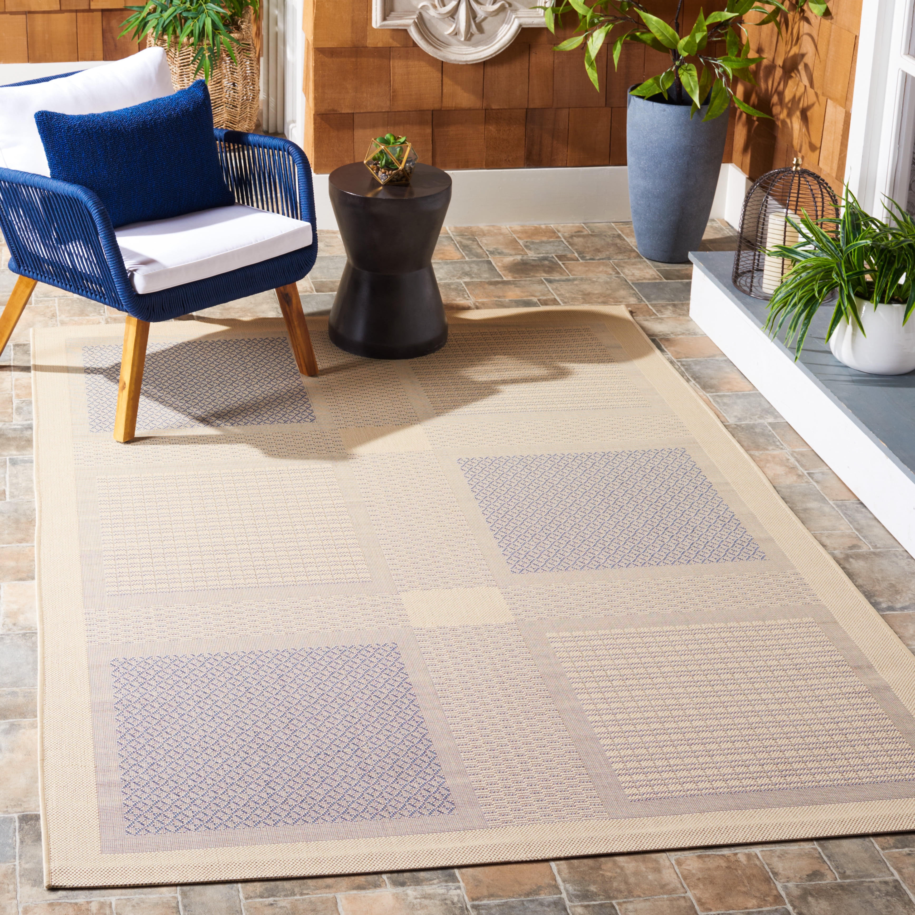 Safavieh Courtyard Eileen Geometric Indoor/Outdoor Area Rug, Natural/Blue, 5'3" x 7'7"