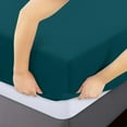 thumbnail image 3 of Sábana ajustable Utopia Bedding Queen de microfibra, color verde azulado, 3 of 6