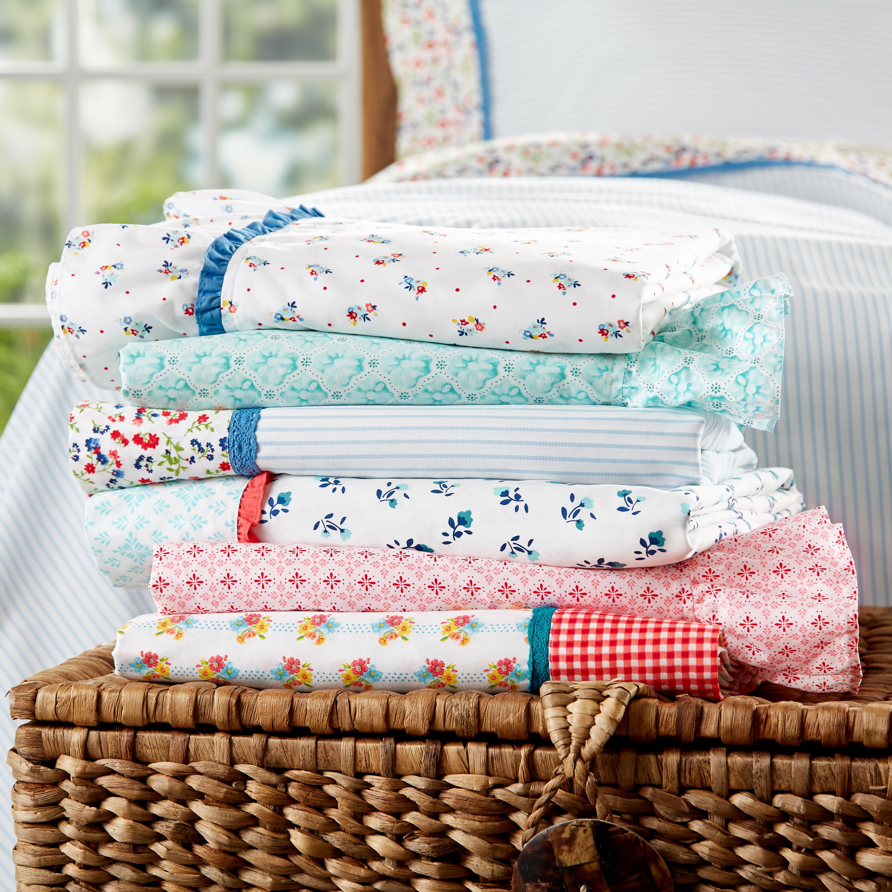 The Pioneer Woman 4-Piece 300 Thread Count Multi-color Printed Cotton Bed Sheet Set, Full