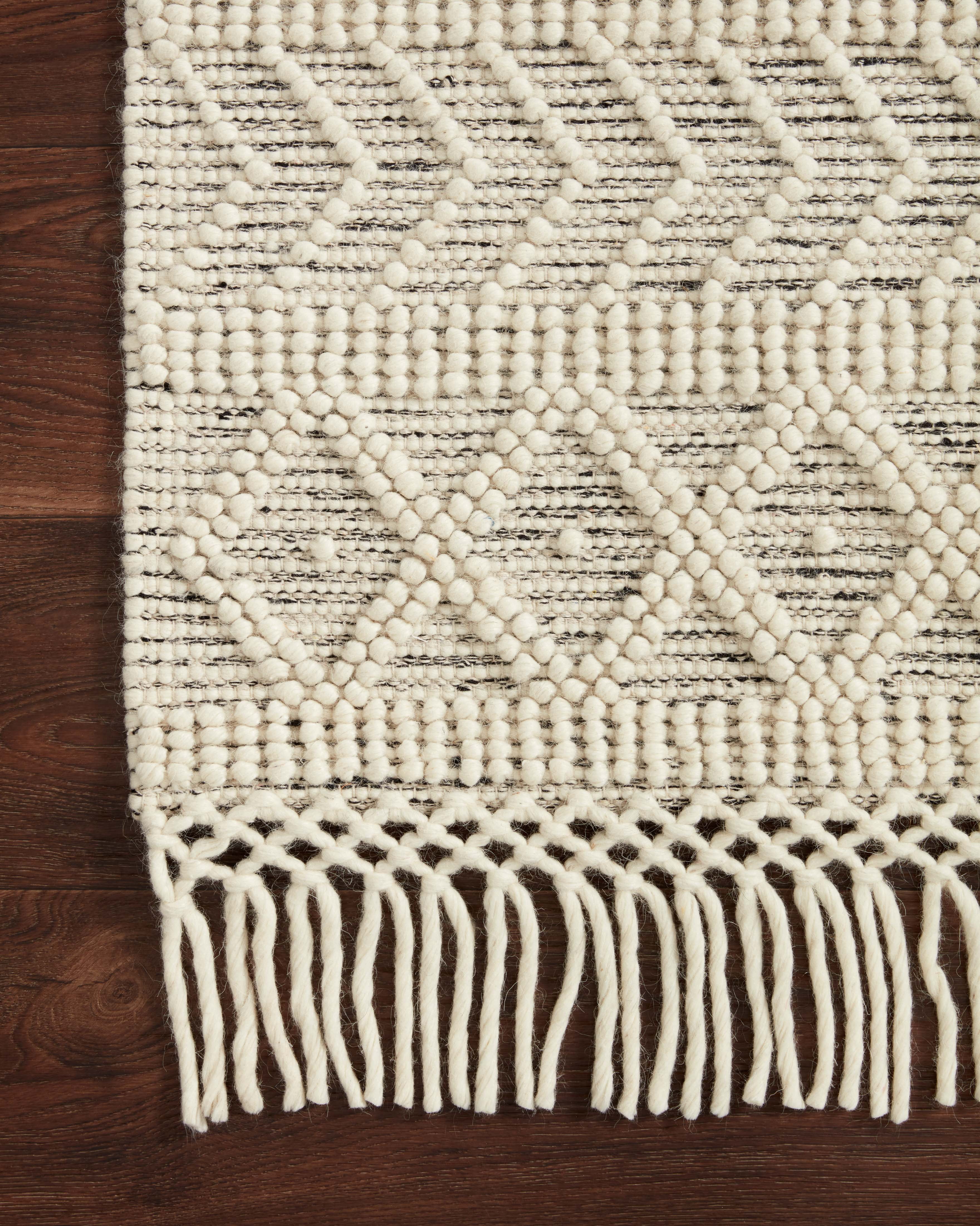 Loloi Noelle Ivory / Black Geometric Area Rug 18" x 18" Sample