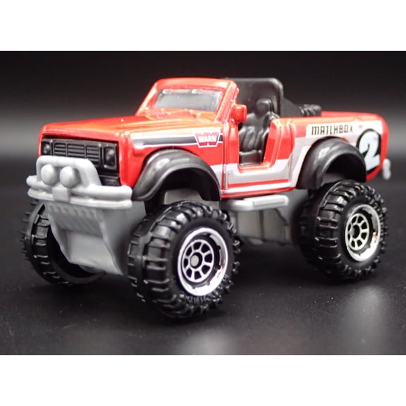 Open Box INTERNATIONAL SCOUT 4X4 RED 1:64 SCALE COLLECTIBLE DIORAMA DIECAST MODEL CAR