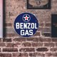 thumbnail image 2 of Placa Metal Vintage Benzo Gasolina Pintura Redonda Hierro Arte Pared Del 30x30cm, 2 of 9