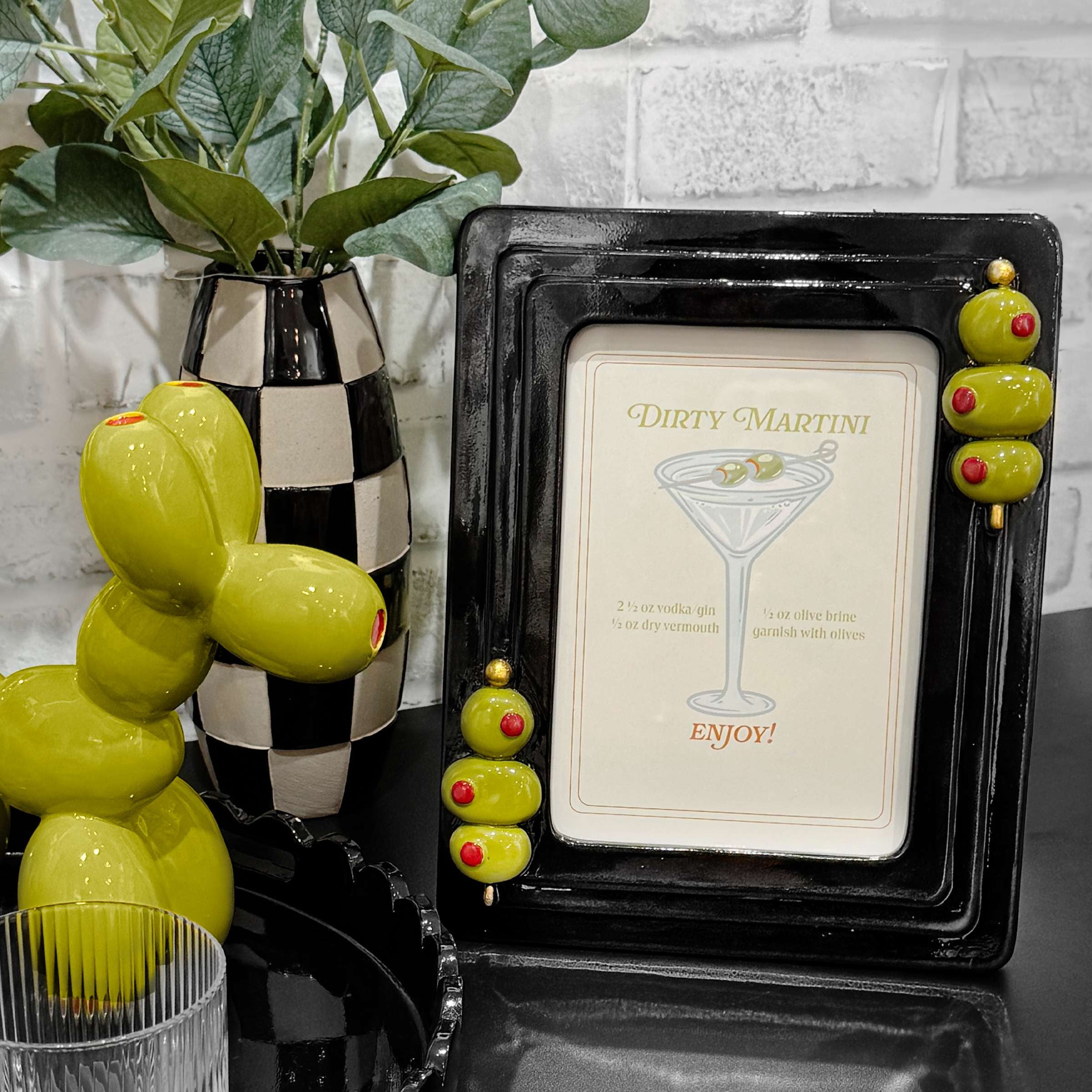 OneDesign Home 5X7 Dirty Martini Resin Picture Frame