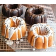 thumbnail image 4 of Nordic Ware Moule Bundt Formé, 3 Tasses, Rouge, 4 of 13
