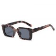 thumbnail image 1 of SO & EI Ins Moda popular Gafas de sol rectangulares pequeñas Mujeres Retro Leopard Shades UV400 Hombres Tendencia Gafas de sol cuadradas Tan Jianjun  unisex, 1 of 2