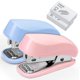 thumbnail image 1 of Mini engrapadora WIWUE GUO azul y rosa con kit de 1280 grapas, 1 of 9
