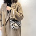 thumbnail image 3 of Bolsa Bolso de axila con estampado animal de cadena Bolso de hombro peludo de felpa para mujer (Estilo 2) JShteea Para Estrenar, 3 of 8