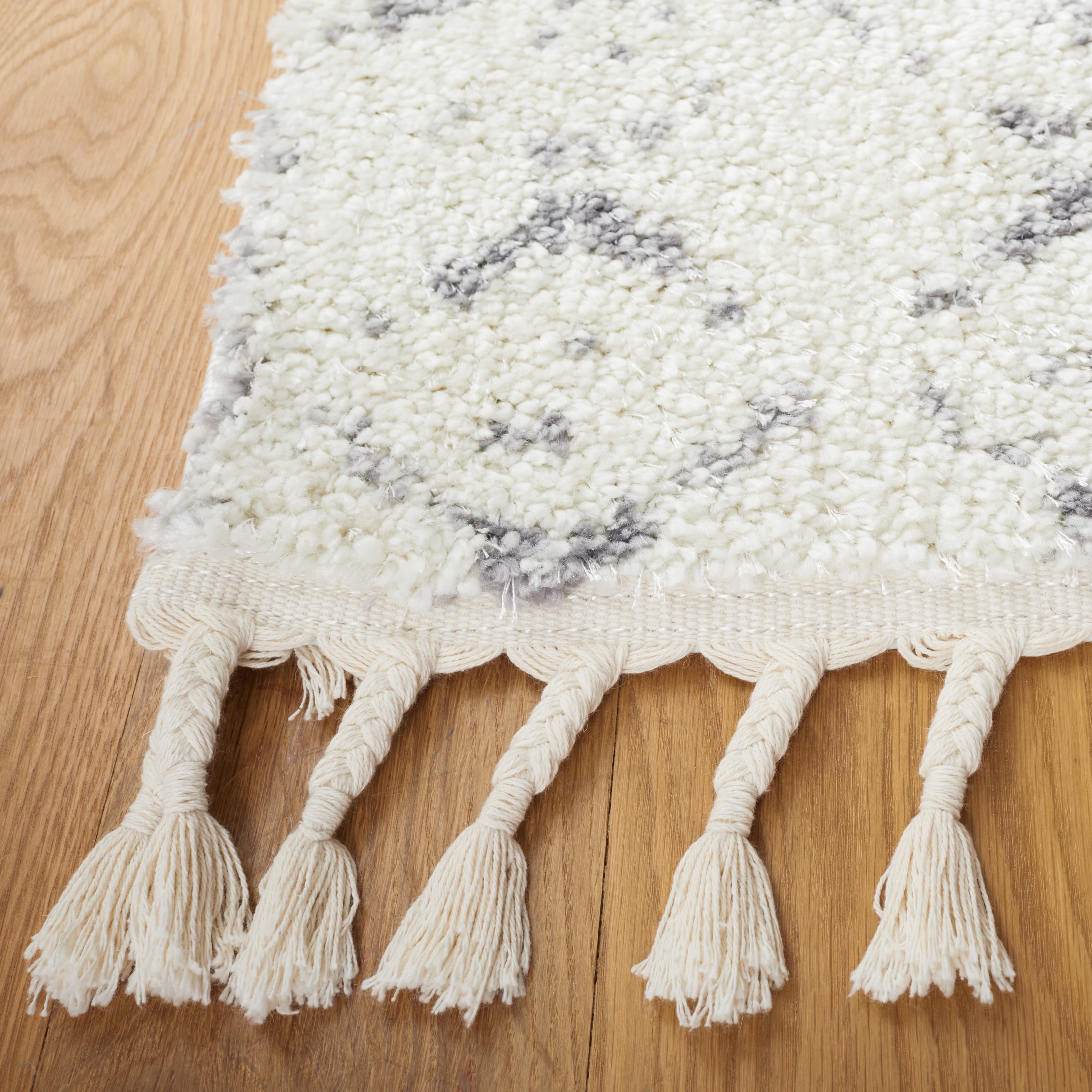 SAFAVIEH Berber Fringe Vinal Aztec Shag Area Rug, Ivory/Gray, 8' x 10'