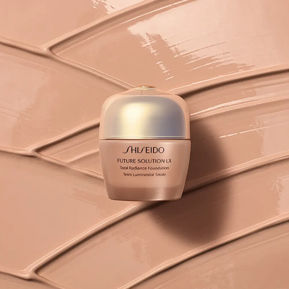 Future Solution LX Total Radiance Foundation SPF15 by Shiseido R4 / 1 fl.oz. 30ml
