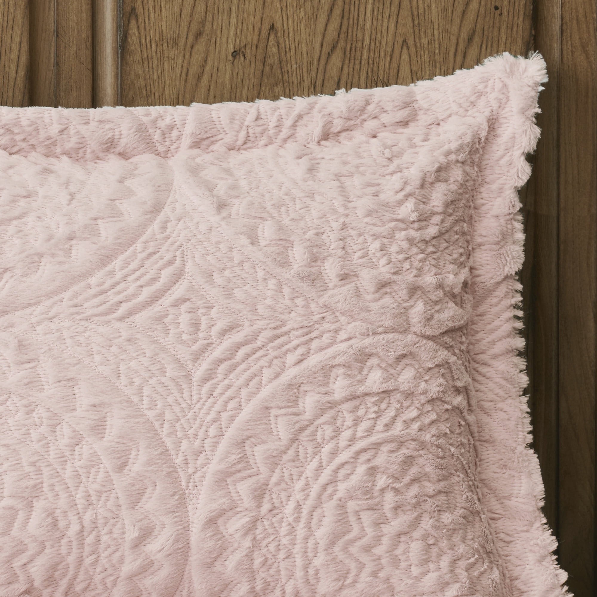 Madison Park Arya Embroidered Medallion Faux Fur Ultra Plush Comforter Mini Set, King/Cal King - Blush