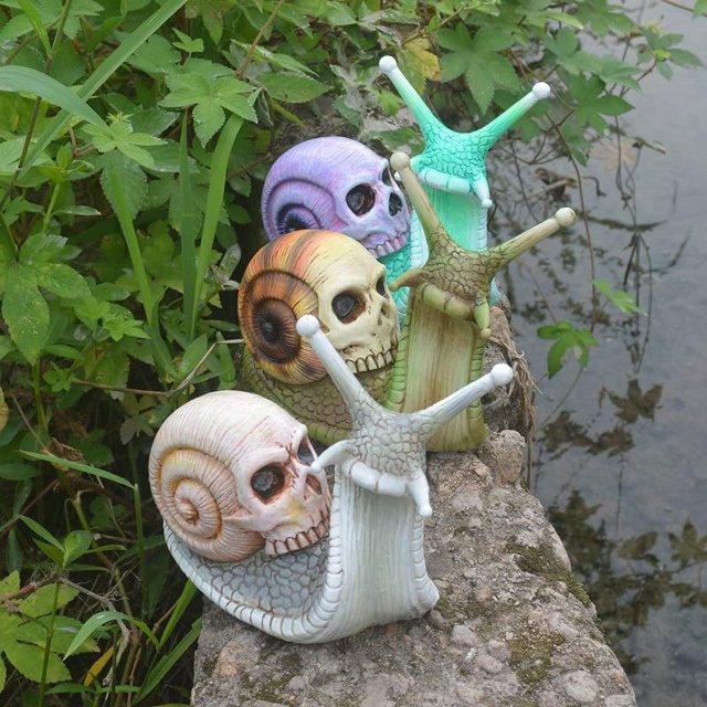 Escultura de calavera de caracol para Halloween, decoración gótica para el hogar, artesanía de resina, decoración para jardín al aire libre, escultura artística de calavera, adorno para