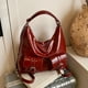thumbnail image 1 of Bolso de hombro para mujer mochila casual de bolsillo para viajar con el trabajo de trabajo citas Rojo, 1 of 10
