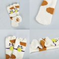 thumbnail image 3 of pares de calcetines peludos para mujer, pantuflas suaves y cálidas para el invierno, 3 of 5