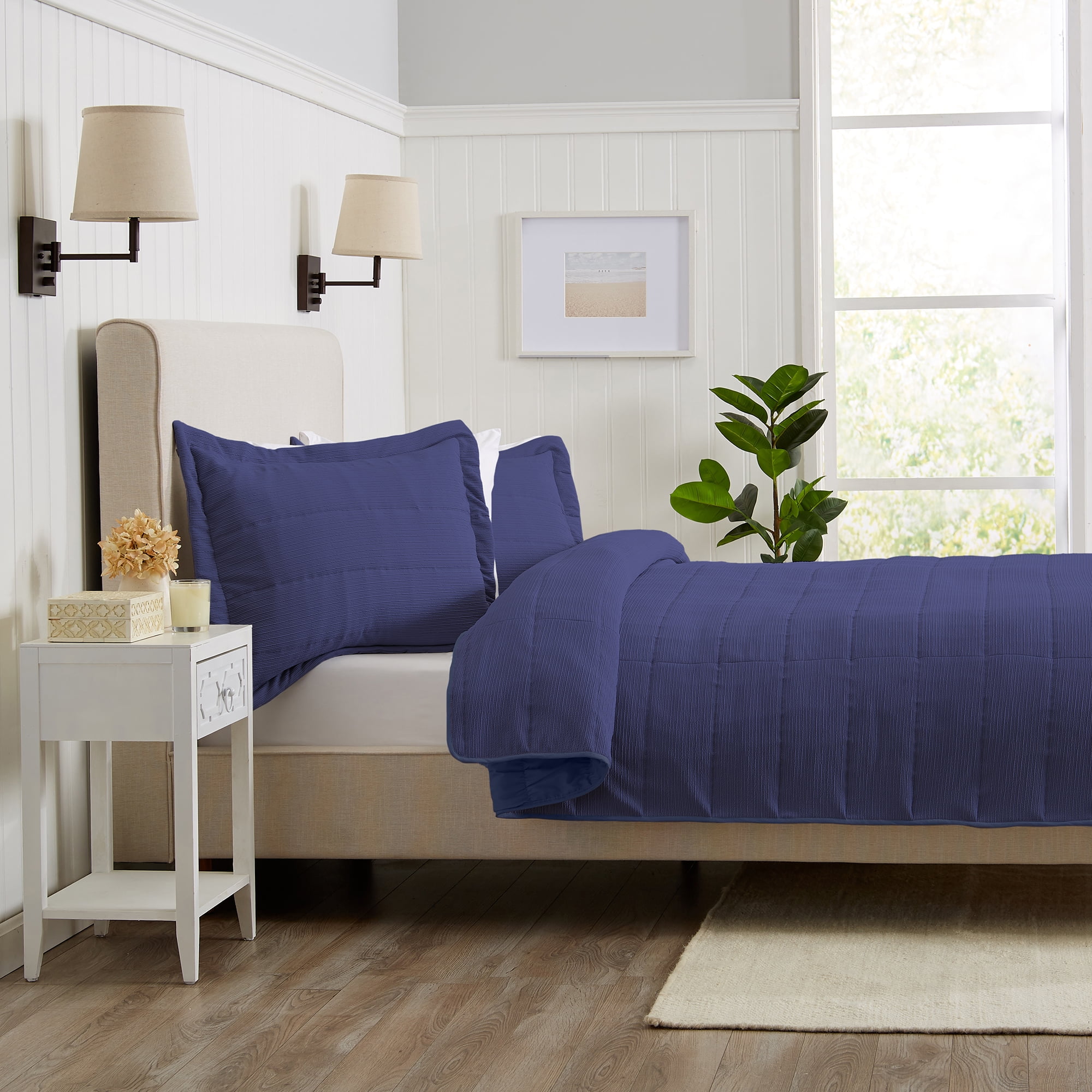 Great Bay Home Textured Spandex Solid Reversible Quilt Set With Shams  (Full / Queen, Navy)