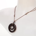 thumbnail image 4 of Collar de madera con doble círculo, estilo bohemio vintage, con estilo artístico, para mujer, colgante largo de madera circular para suéter, joyería elegante., 4 of 7