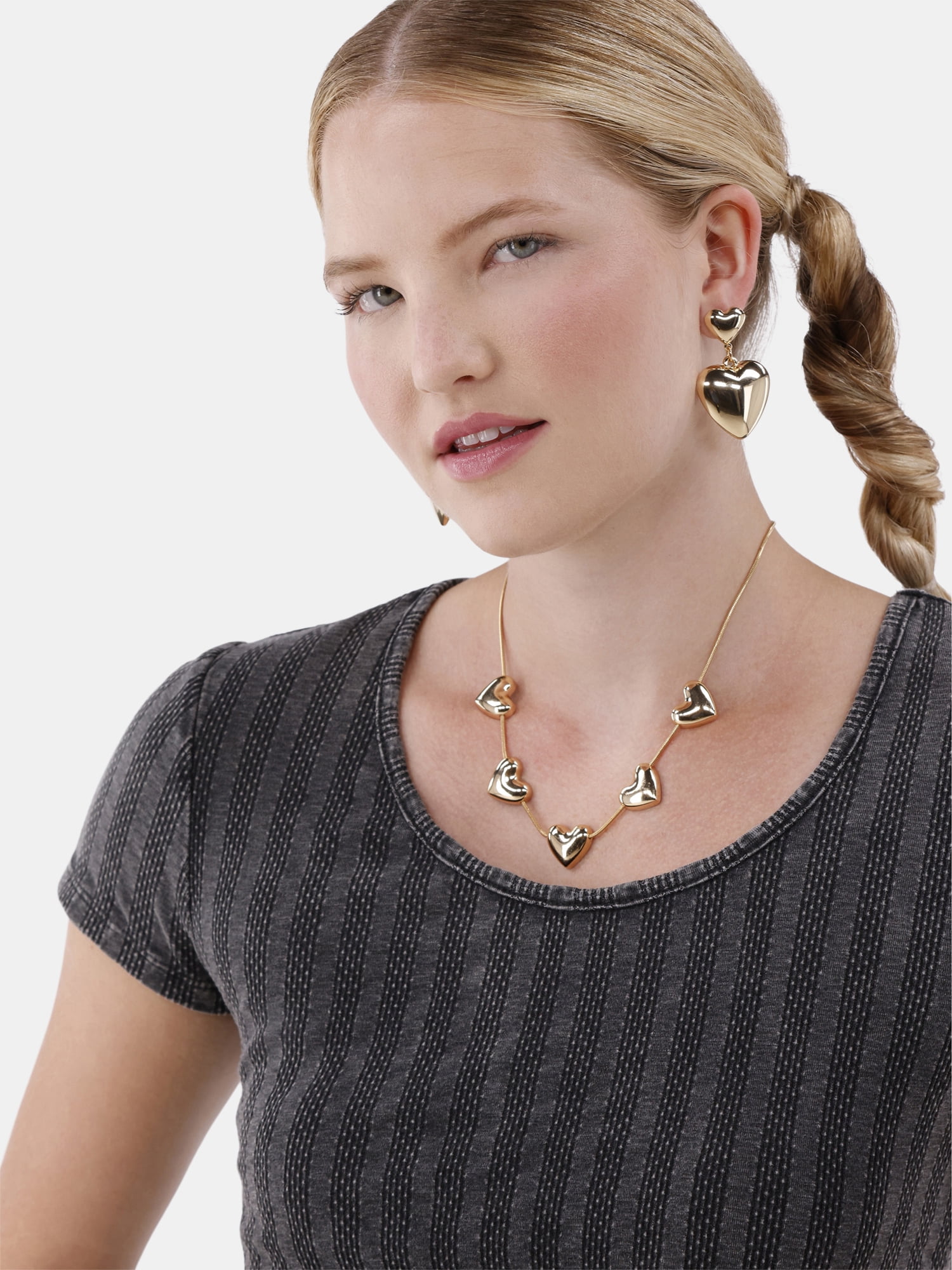 No Boundaries Gold-Tone Bubble Heart Station Necklace, Women’s