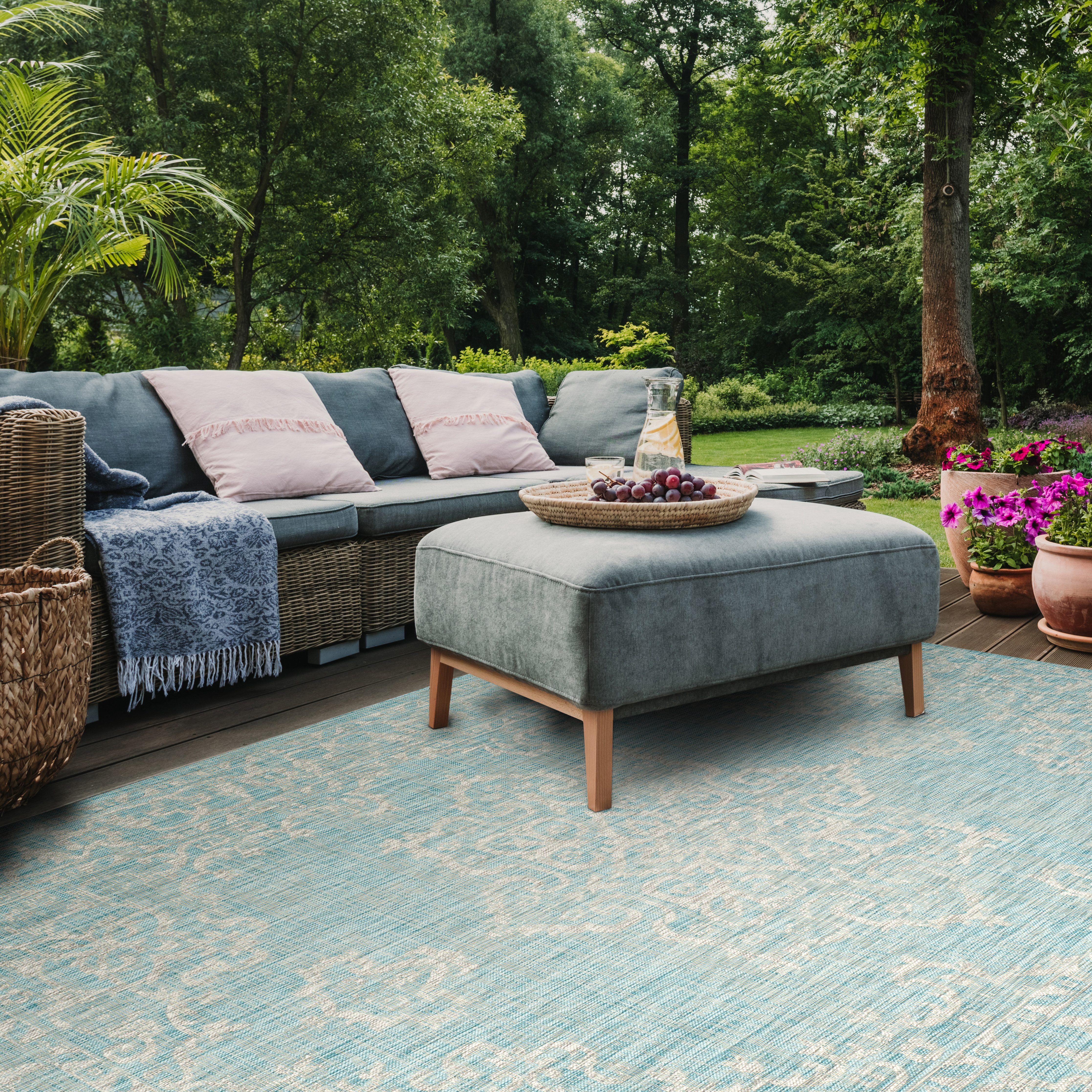 SAFAVIEH Courtyard Clodagh Medallion Indoor/Outdoor Area Rug, Aqua/Grey, 6'7" x 6'7" Square