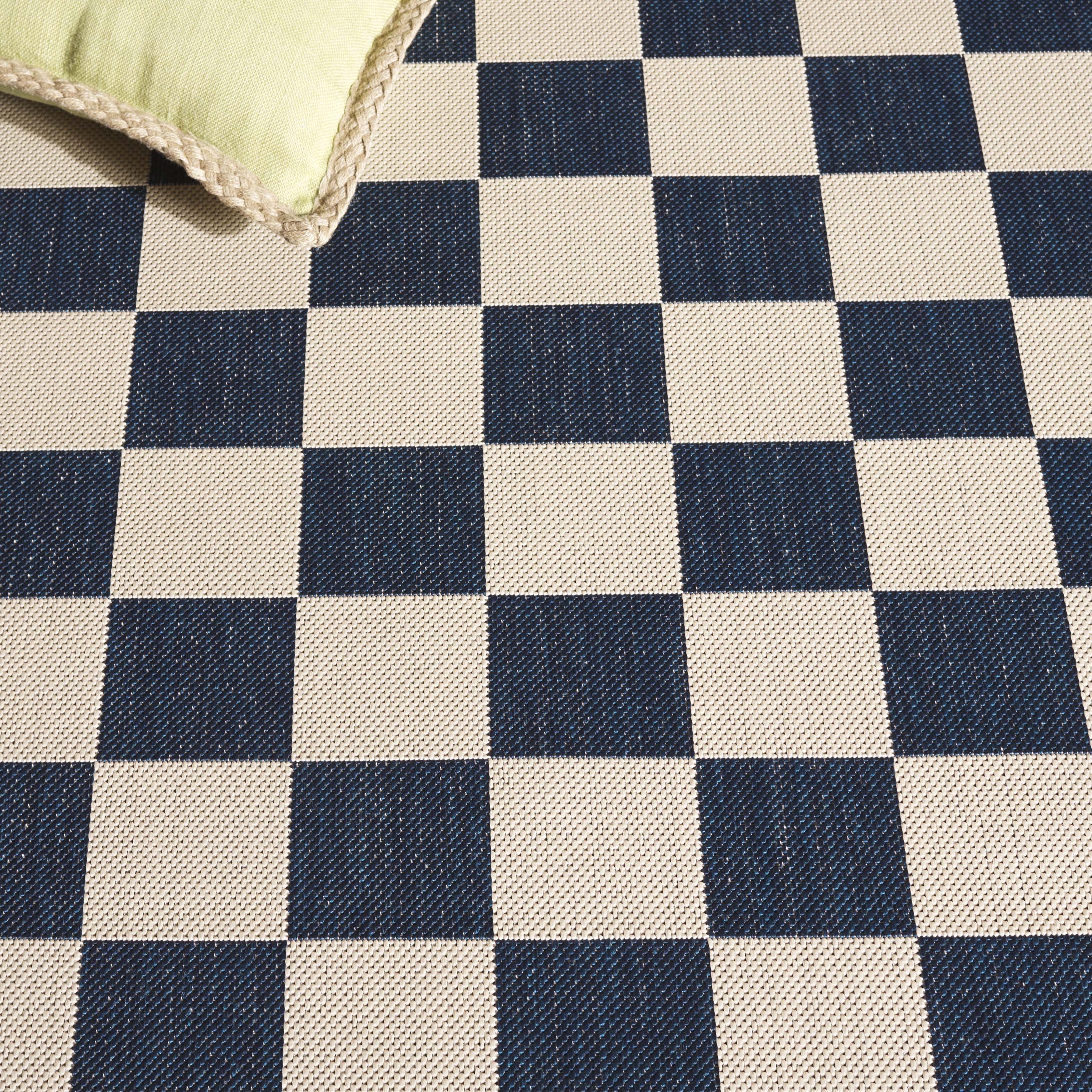 Safavieh Courtyard Talbot Checkered Indoor/Outdoor Area Rug, Navy/Beige, 5'3" x 7'6"