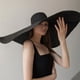 thumbnail image 3 of Sombrero de paja de ala grande para mujer, sombrero de playa con protección solar para el verano, sombrero para el sol con forma cóncava para fotografiar, 3 of 6