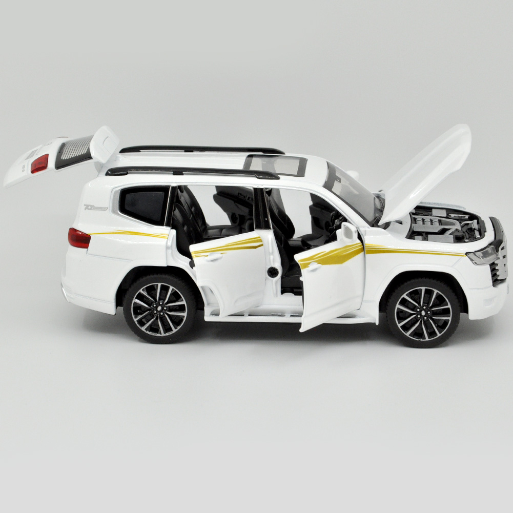 1: 32 Suitable for Toyota Land Cruiser LC300 Alloy Simulation Car Die Casting Model Dynamic Sound and Light Toy Series Collectibles Boy's Birthday Gift