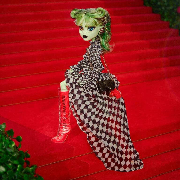 Off-White x Monster High Harmonie Ghoul Doll HNV20, 10-Year