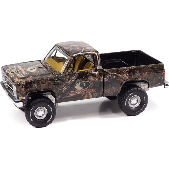 Auto World Bc003 1:64 Big Country 1983 Chevy Silverado Mossy Oak Brand Camo