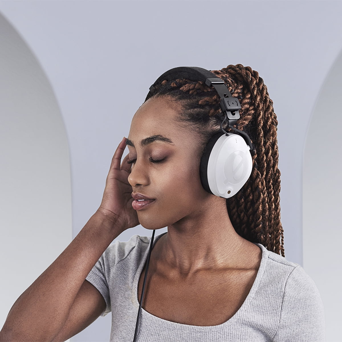 Rode NTH-100 Professional Closed-Back Over-Ear Headphones, White