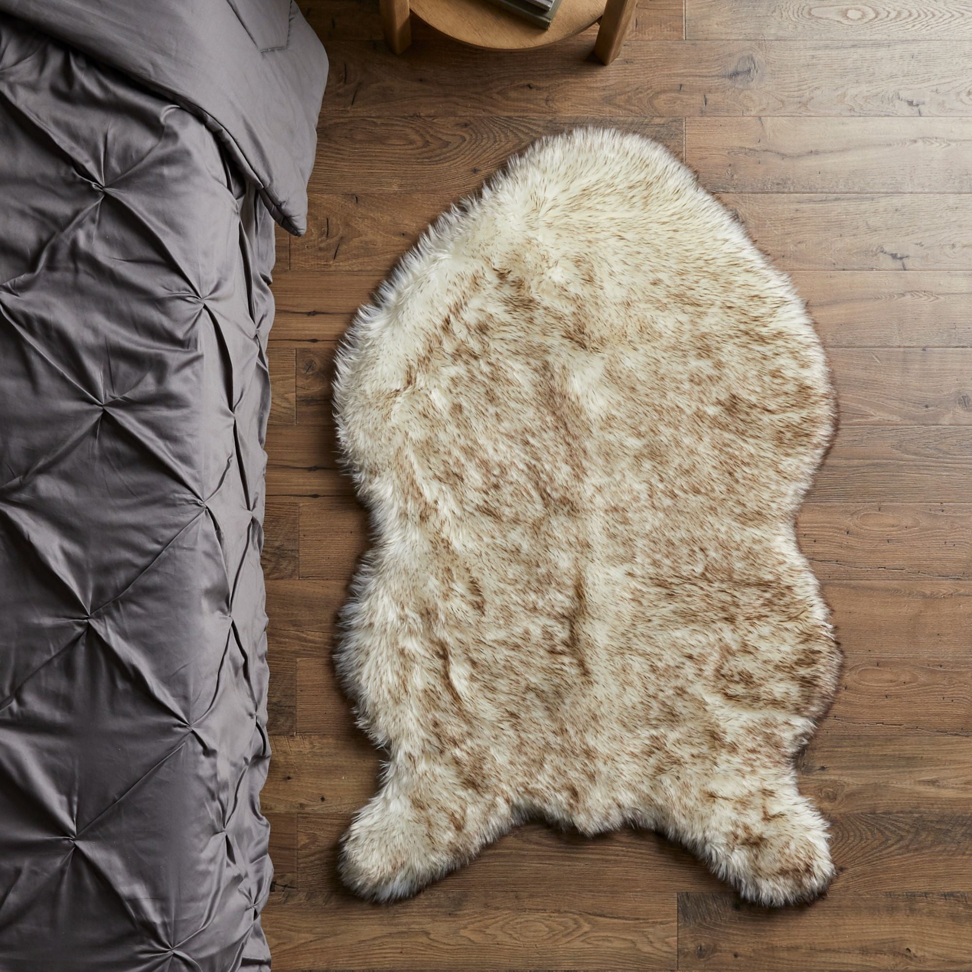 Better Homes & Gardens Faux Sheepskin Fur Pelt Indoor Area Rug, Natural, 30"x47"
