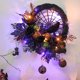 thumbnail image 2 of Corona de Halloween iluminada para puerta principal, decoraciones de fiesta de Halloween con cuervo y telaraña, corona de Halloween con luces y función de temporizador 45 cm esquí esquí Gafas de esquí, 2 of 5