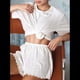 thumbnail image 5 of Conjunto de Pijama Informal Holgado con Ribete de Encaje para Mujer, 2 Piezas, Camiseta de Corta con Cuello Redondo y Pantalones Cortos, Color Cremoso M, 5 of 10